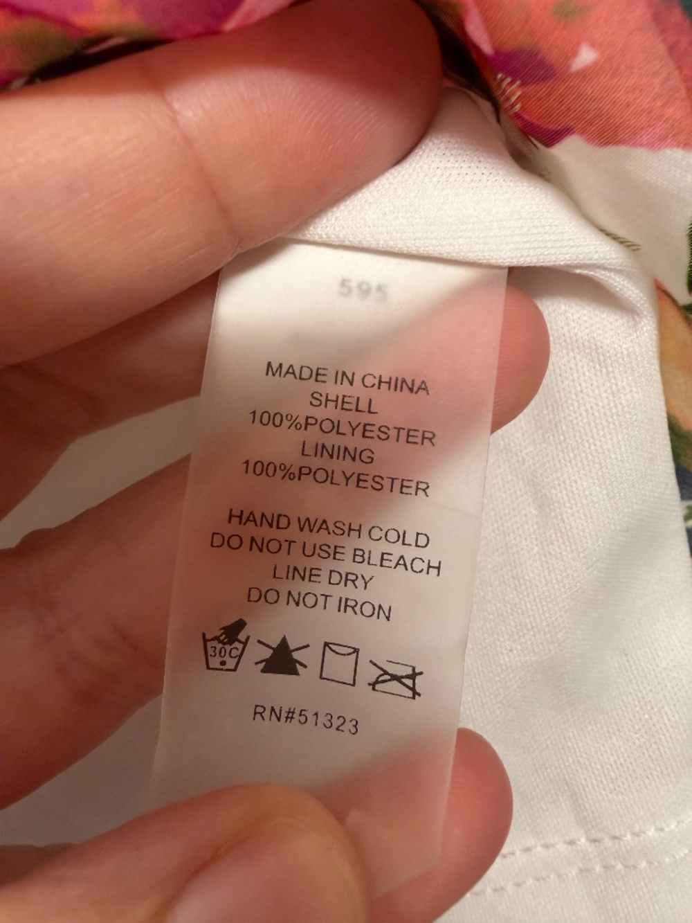 NWT Vince Camuto Chiffon Top - size M - Picture 6 of 6